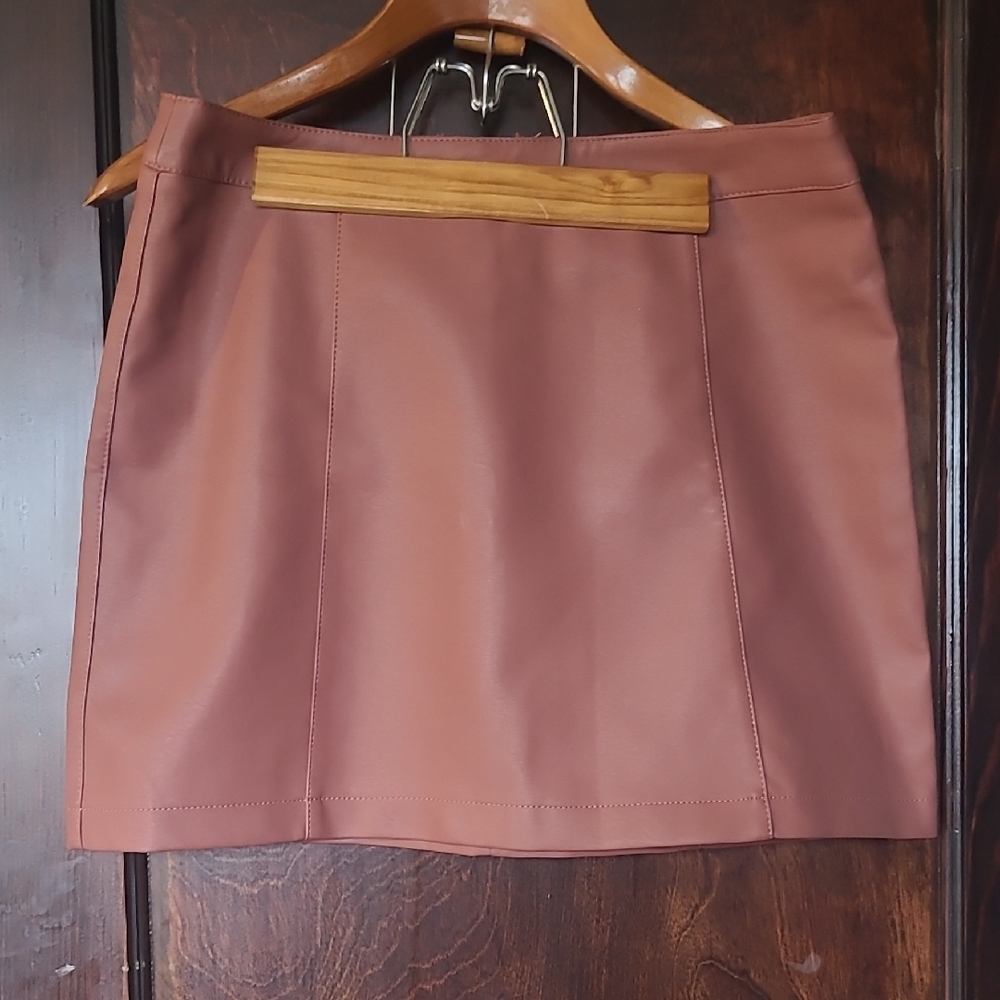 Forever 21 Faux Leather Mini Skirt in Dusty Rose